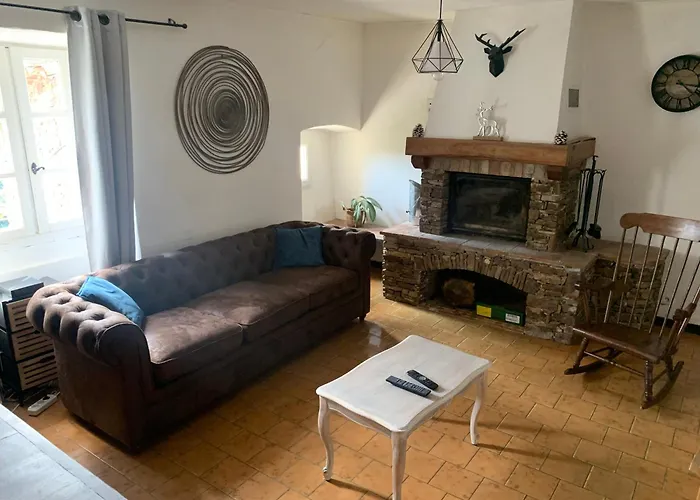 Les Clapiers Appartement Avec Jacuzzi Et Riviere.