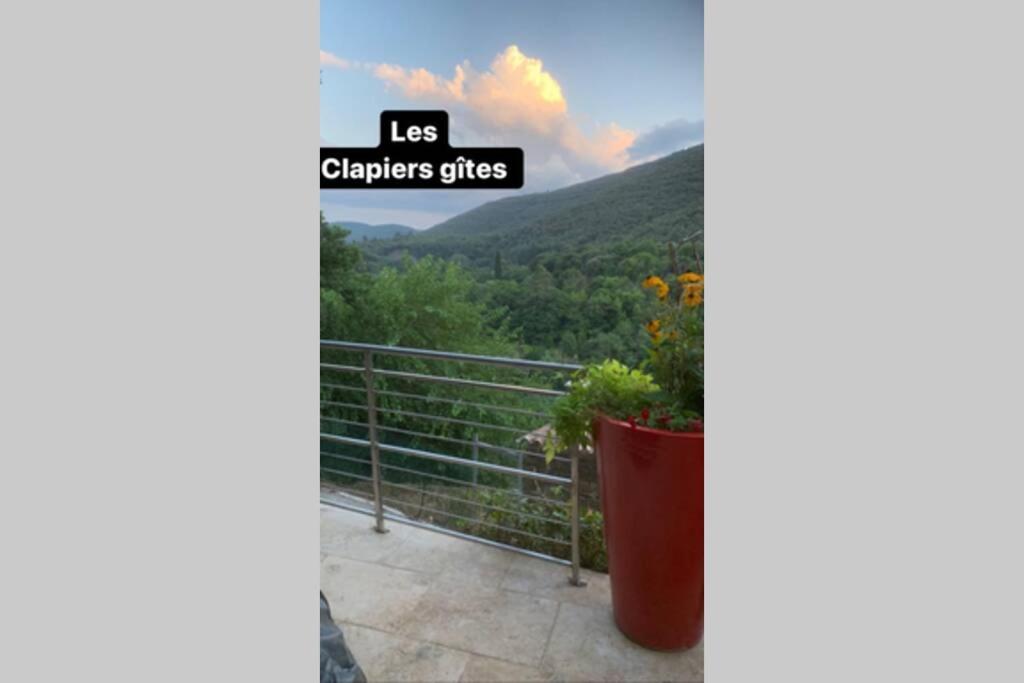 Les Clapiers Avec Jacuzzi Et Riviere. Mialet (Gard)