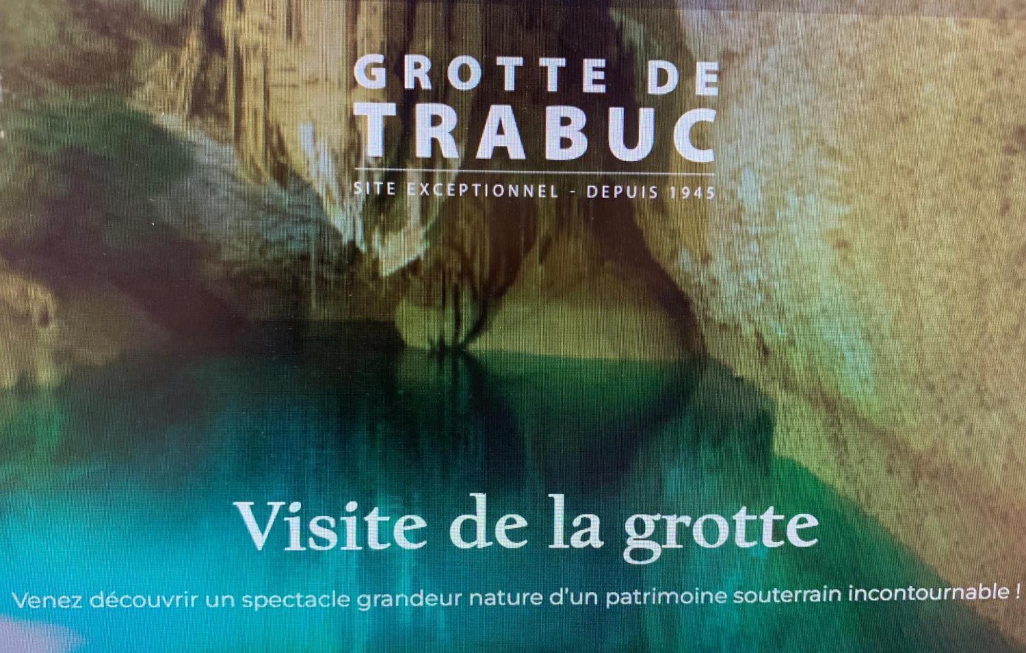 Les Clapiers Avec Jacuzzi Et Riviere.